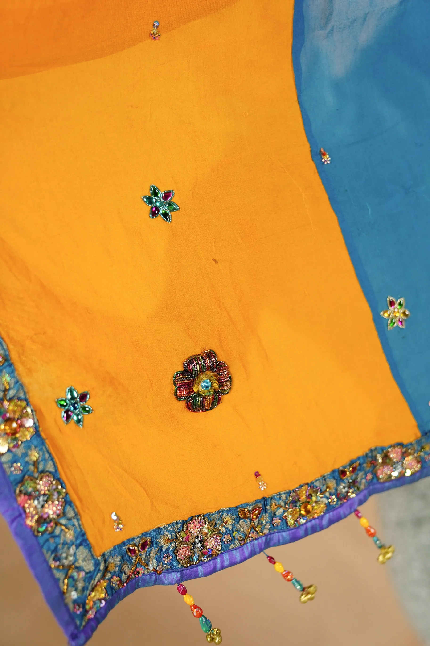 Vintage Bollywood scarf ‘Dupatta’